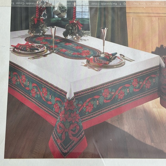 Bardwil linens, white Christmas tablecloth size 52 x 70 oblong - Picture 4 of 5